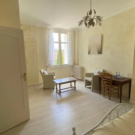 Domaine De La Perthuiserie 3* Saint-Porchaire