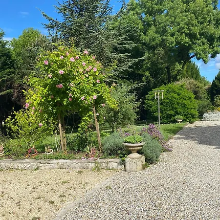 Domaine De La Perthuiserie Panzió Saint-Porchaire