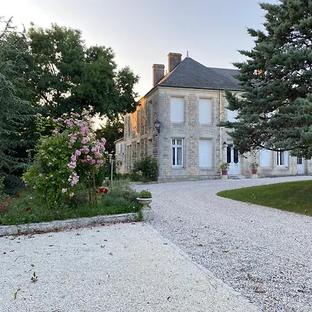 Bed & Breakfast Domaine De La Perthuiserie Saint-Porchaire